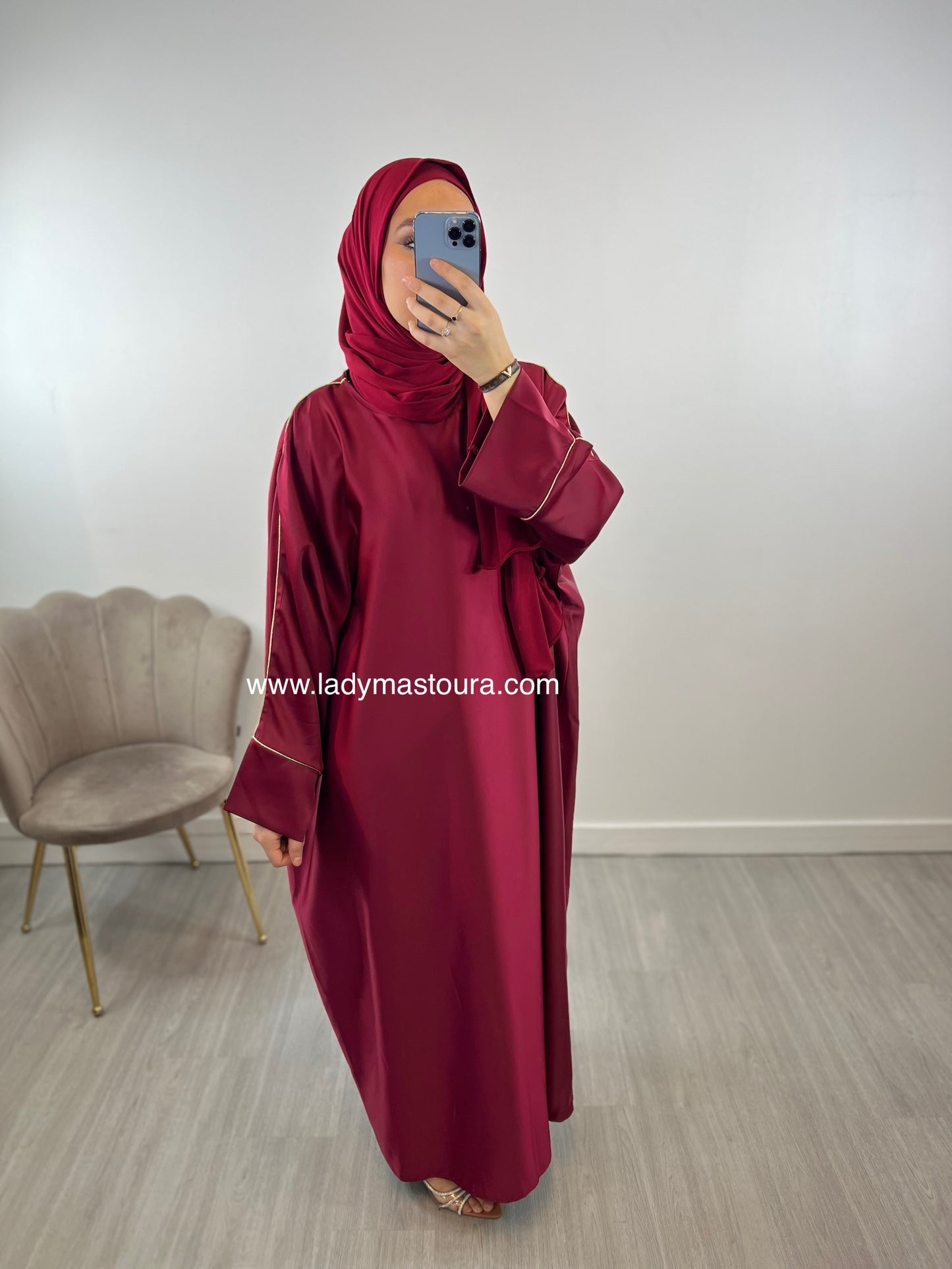 Abaya liseré doré - Bordeaux