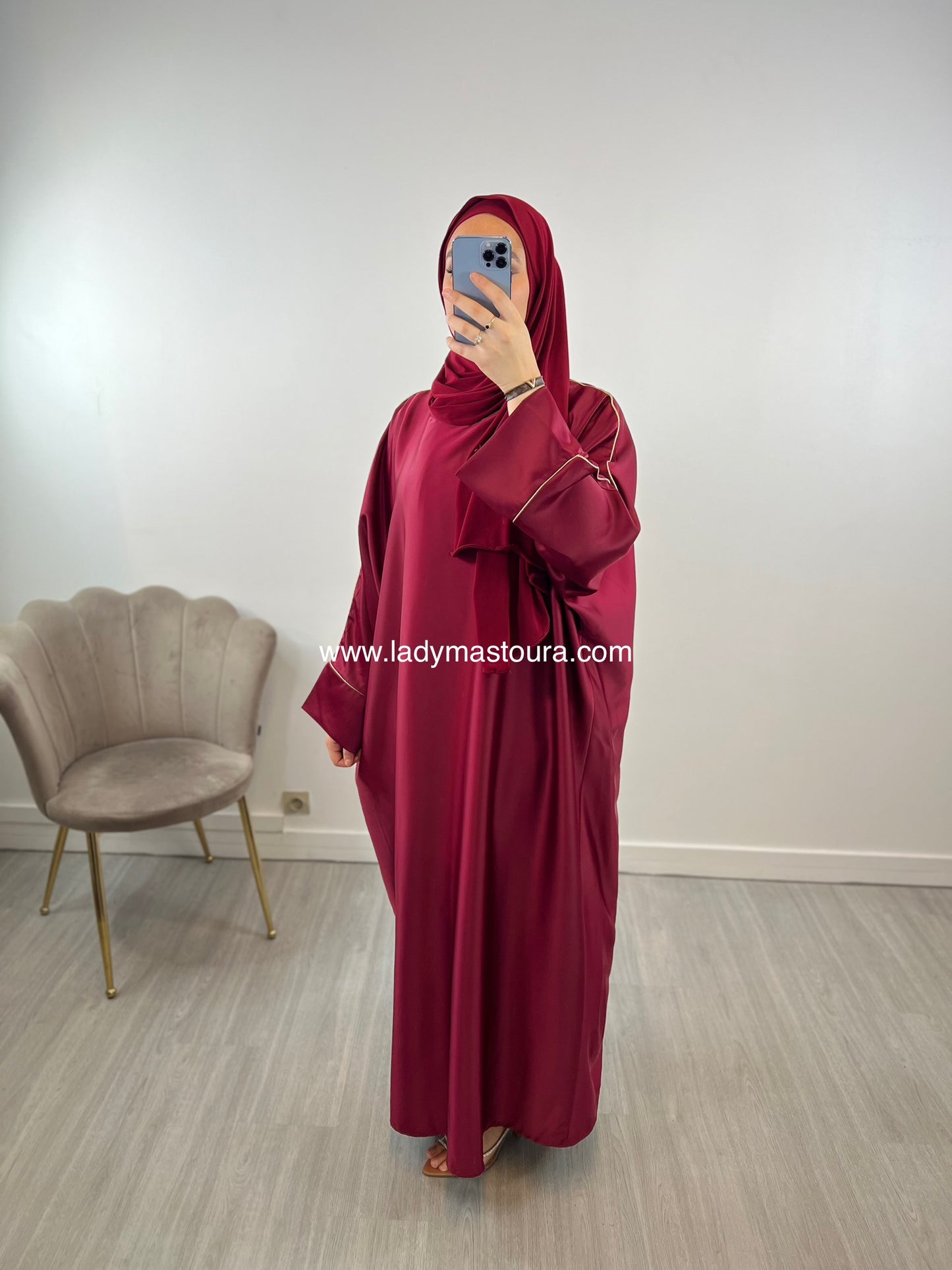 Abaya liseré doré - Bordeaux